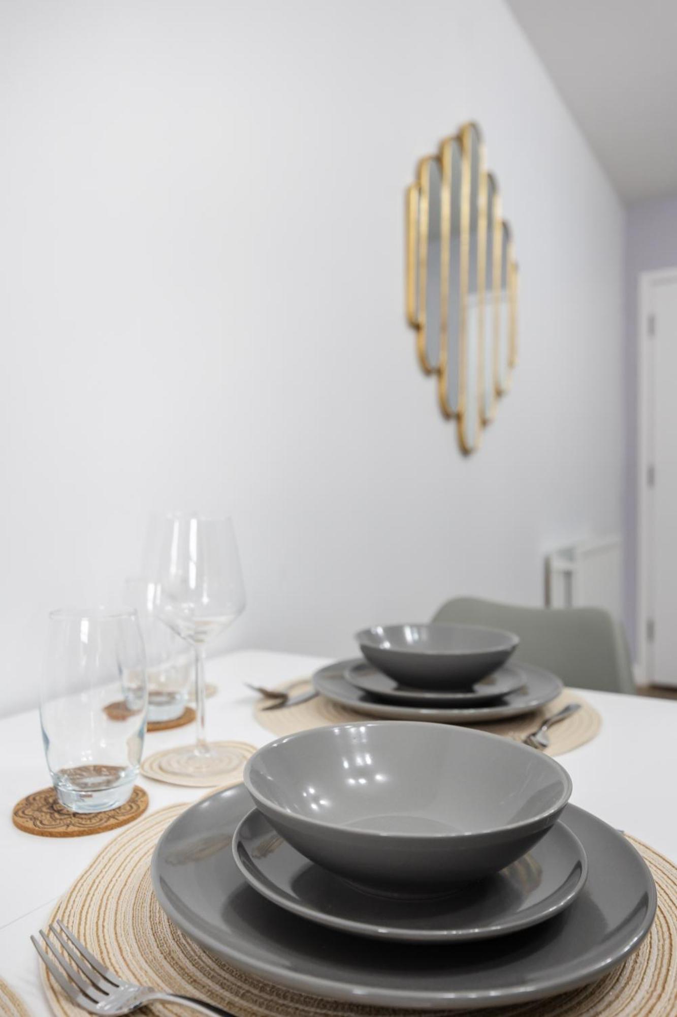 Ferienwohnung Stunning 3Br, Free Parking, Near Town Center, Long Term Discoun Reading Exterior foto