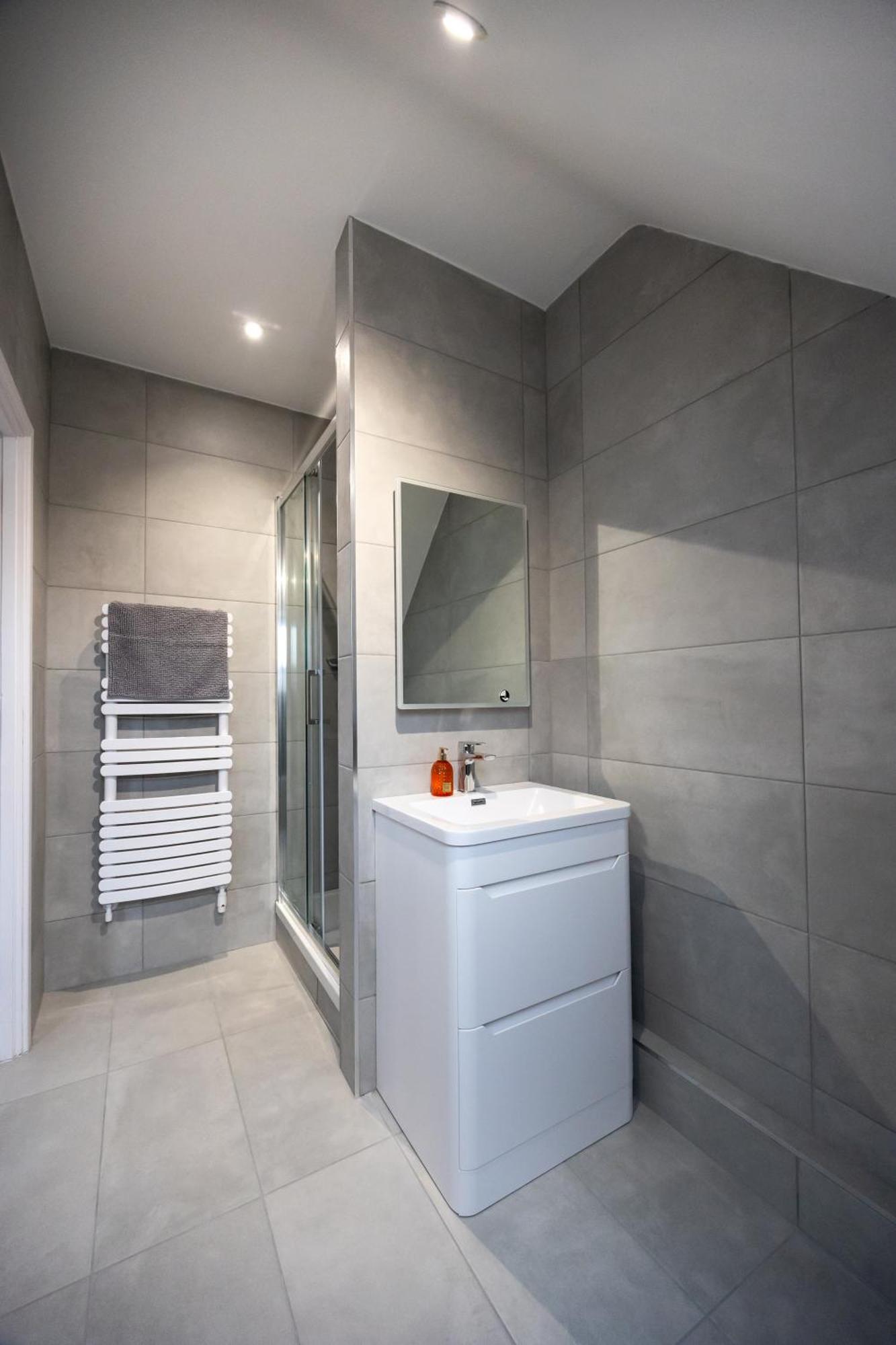 Ferienwohnung Stunning 3Br, Free Parking, Near Town Center, Long Term Discoun Reading Exterior foto